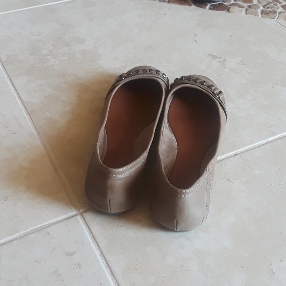 Shoes - Picture 3 of 6